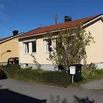 Tallkrogen Romantic House - Upper Or Lower Apartment